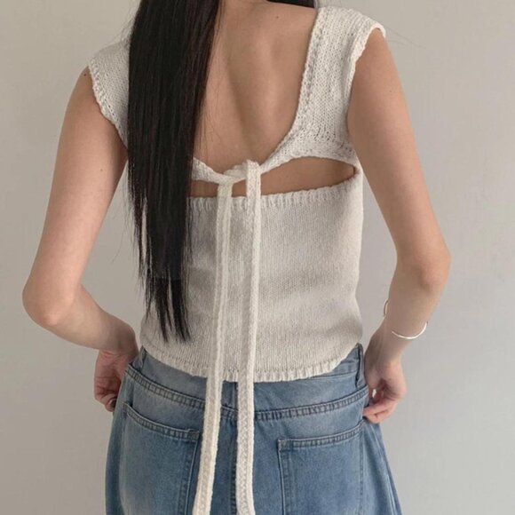 Beige Knitted Crop Top With Back tie - Picture 5 of 7